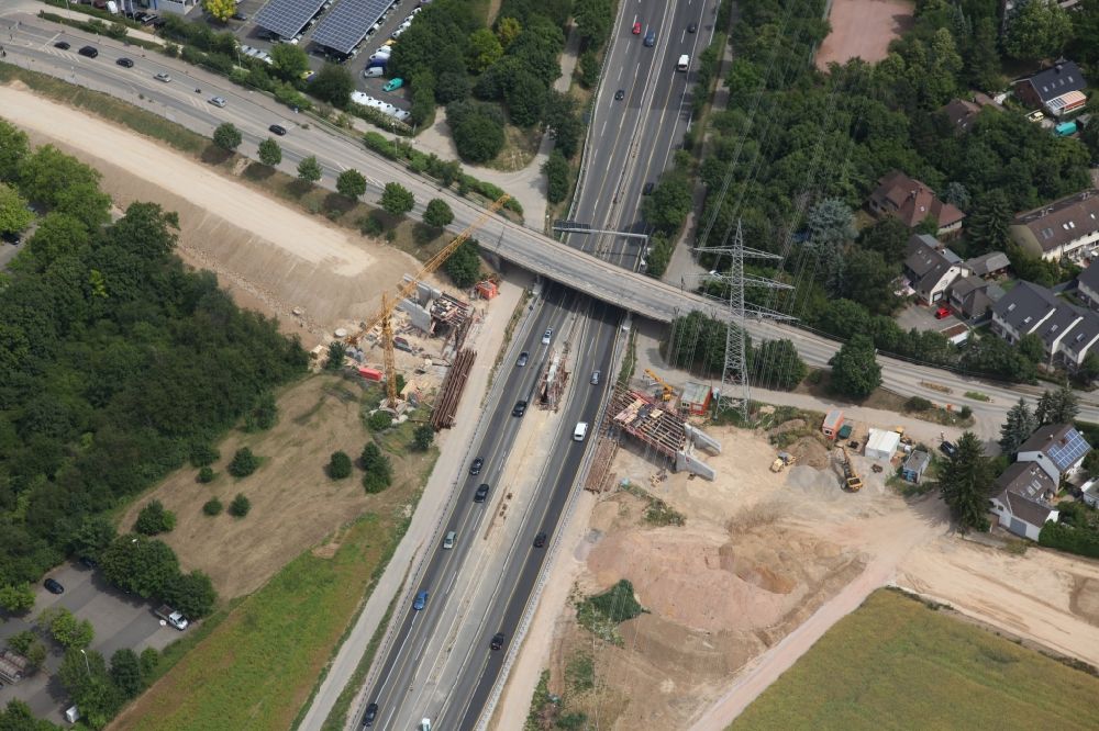 Luftaufnahme Mainz - Autobahn- Brückenbauwerk über die BAB A60 in Mainz im Bundesland Rheinland-Pfalz