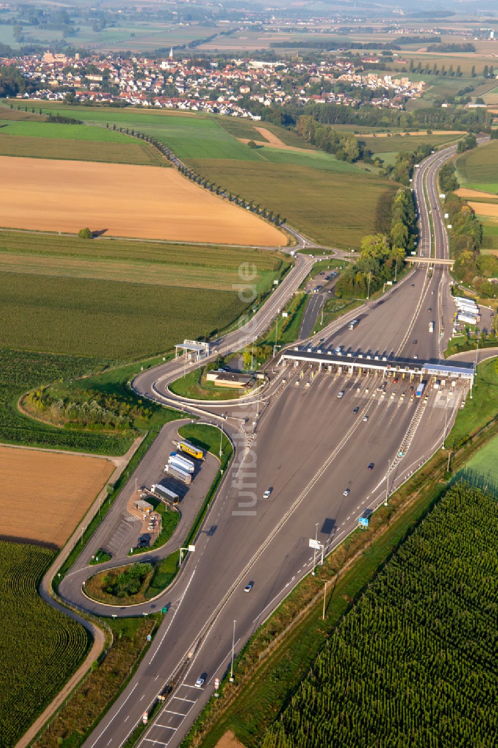 Luftbild Schwindratzheim - Autobahn- Mautstation und Zahlpunkt der A4 Hochfelden Sanef Service in Schwindratzheim in Grand Est, Frankreich