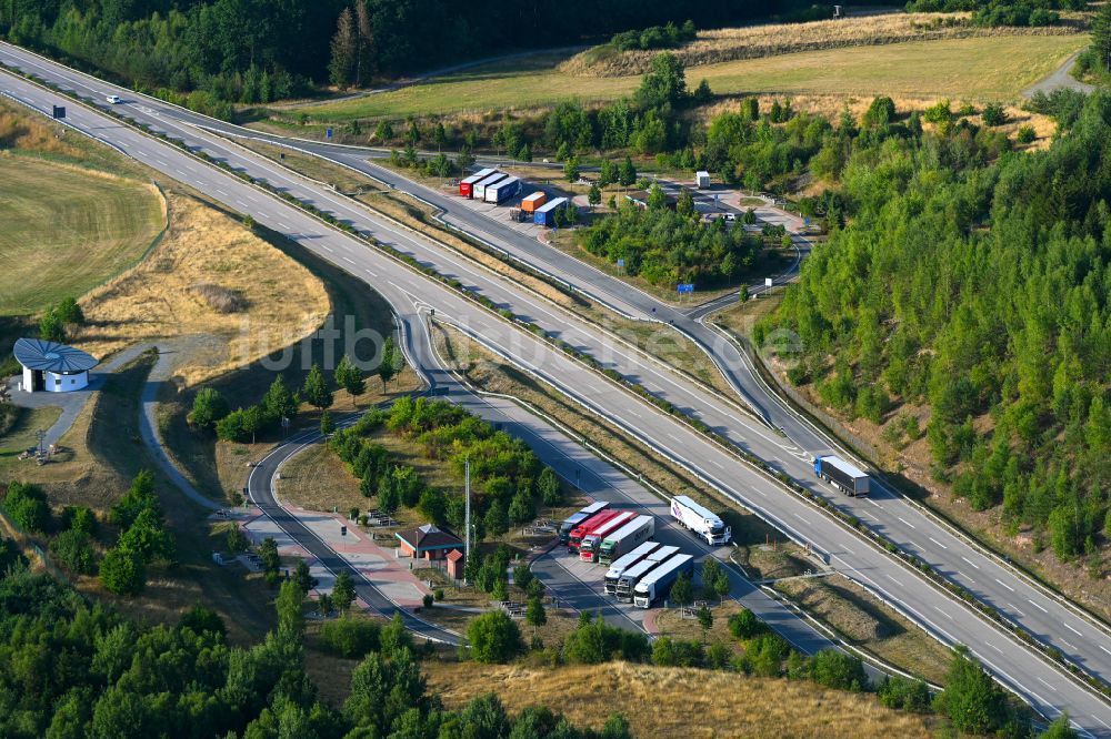 Luftaufnahme Grabfeld - Autobahn- Parkplatz und Rastplatz BAB A71 Thüringer Tor in Grabfeld im Bundesland Thüringen, Deutschland