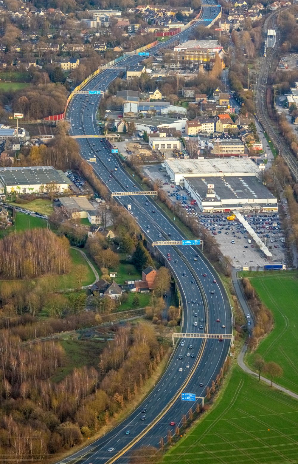 Luftaufnahme Bochum - Autobahn- Streckenverlauf der BAB A40 in Bochum im Bundesland Nordrhein-Westfalen, Deutschland