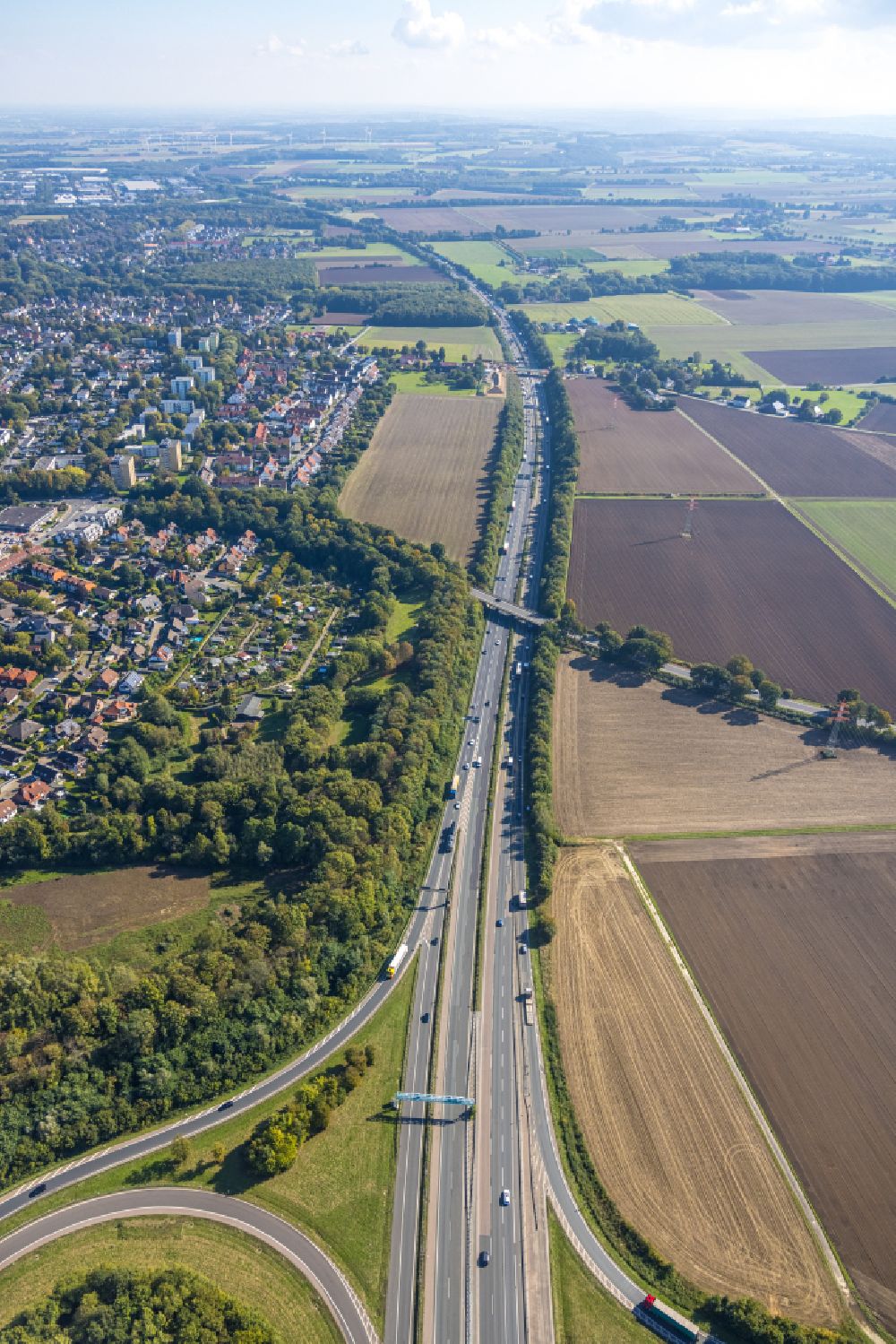 Luftaufnahme Unna - Autobahn- Streckenverlauf der Bundesautobahn BAB A44 in Unna im Bundesland Nordrhein-Westfalen, Deutschland