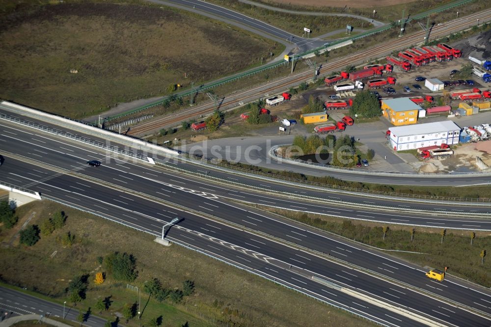 Luftaufnahme Waltersdorf - Autobahn- Streckenverlauf der Bundesautobahn A113 in Waltersdorf im Bundesland Brandenburg