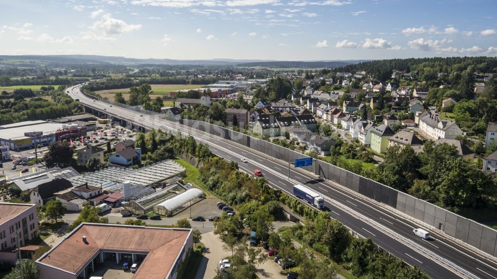 Luftaufnahme Weiden in der Oberpfalz - Autobahn- Streckenverlauf der A 93 in Weiden in der Oberpfalz im Bundesland Bayern