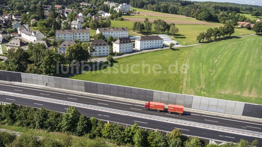 Weiden in der Oberpfalz aus der Vogelperspektive: Autobahn- Streckenverlauf der A 93 in Weiden in der Oberpfalz im Bundesland Bayern
