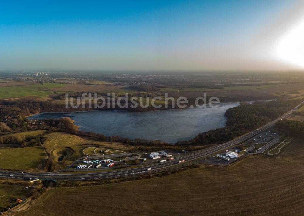 Werbellin von oben - Autobahn- Tank- und Rastplatz der BAB A11 Bukowsee in Schorfheide im Bundesland Brandenburg, Deutschland