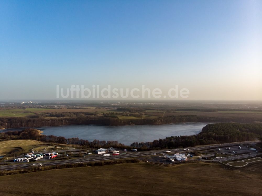 Werbellin von oben - Autobahn- Tank- und Rastplatz der BAB A11 Bukowsee in Schorfheide im Bundesland Brandenburg, Deutschland