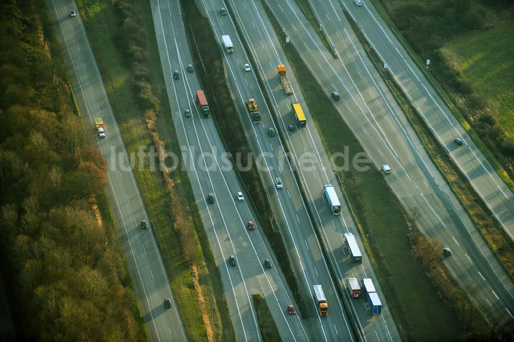 Barsbüttel aus der Vogelperspektive: Autobahn- Trasse und Streckenverlauf der BAB A1 und A24 in Barsbüttel im Bundesland Schleswig-Holstein, Deutschland