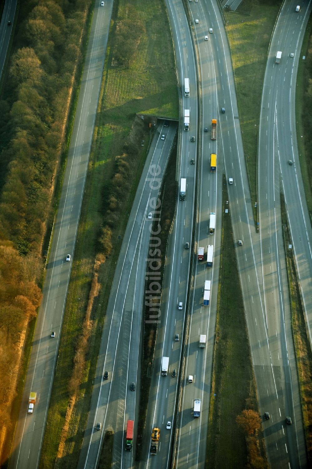 Luftaufnahme Barsbüttel - Autobahn- Trasse und Streckenverlauf der BAB A1 und A24 in Barsbüttel im Bundesland Schleswig-Holstein, Deutschland