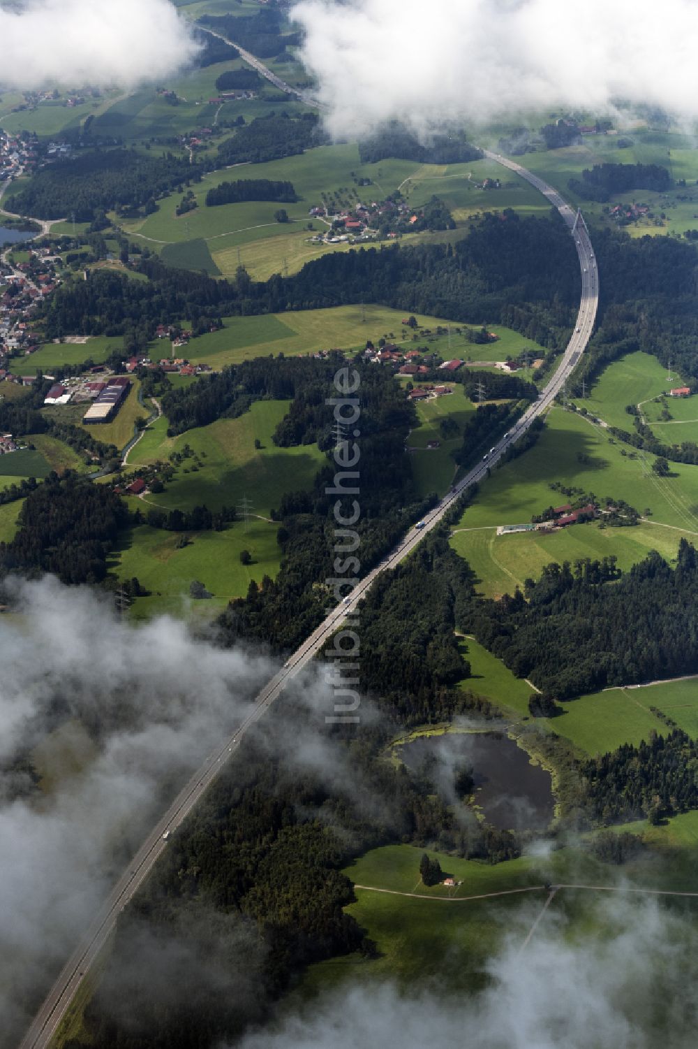 Wangen im Allgäu von oben - Autobahn- Trasse und Streckenverlauf der BAB A96 in Wangen im Allgäu im Bundesland Baden-Württemberg, Deutschland