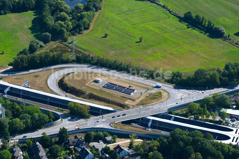 Luftaufnahme Hamburg - Autobahn- Tunnelbauwerk der BAB A7 Hamburger Deckel im Ortsteil Schnelsen in Hamburg, Deutschland
