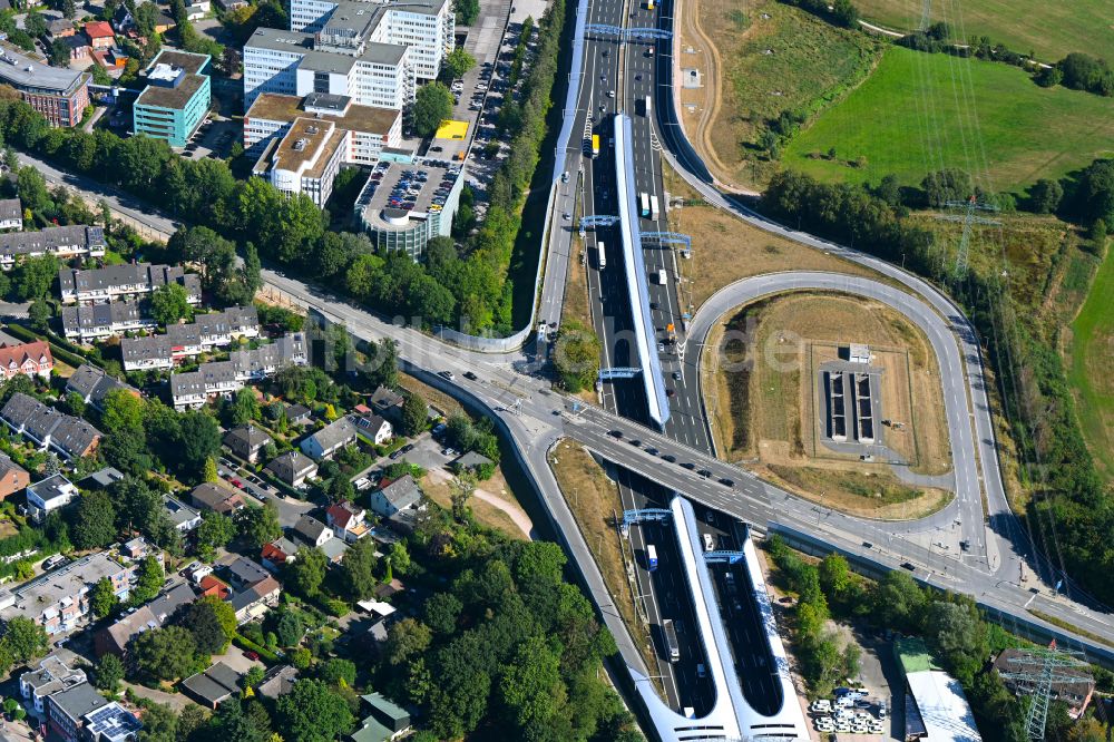 Hamburg aus der Vogelperspektive: Autobahn- Tunnelbauwerk der BAB A7 Hamburger Deckel im Ortsteil Schnelsen in Hamburg, Deutschland