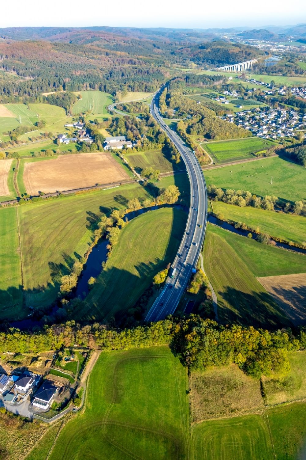 Luftaufnahme Olpe - Autobahn- Tunnelbauwerk der BAB A46 in Olpe im Bundesland Nordrhein-Westfalen, Deutschland
