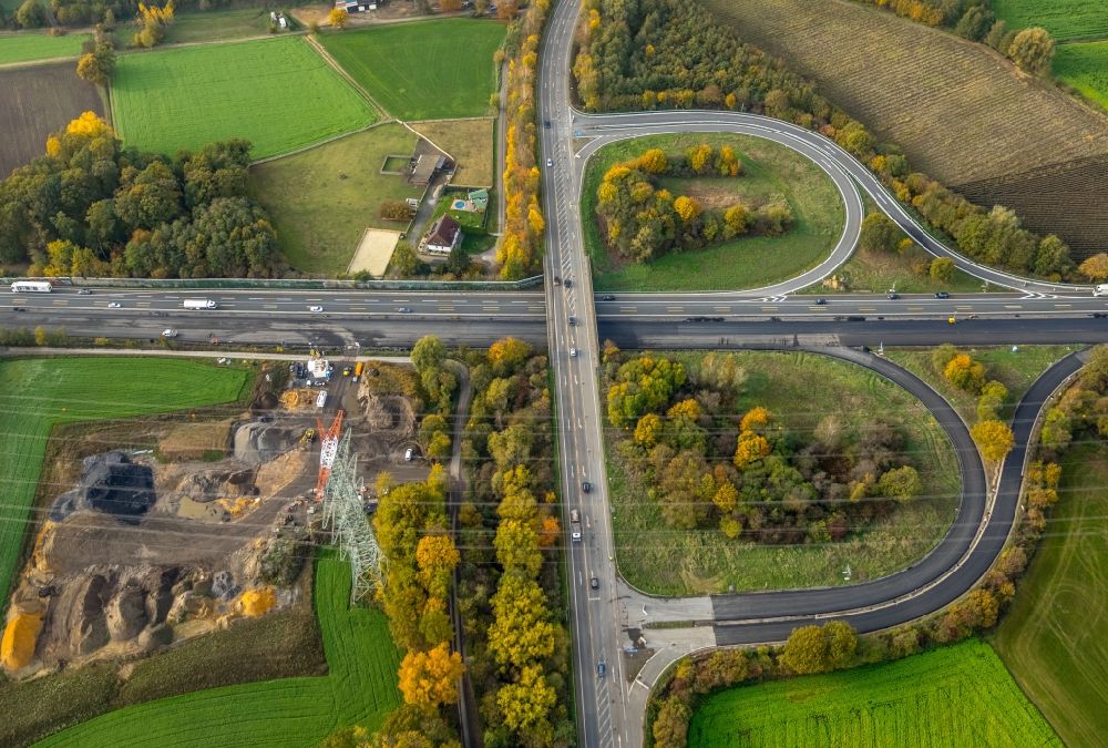 Luftbild Gladbeck - Autobahnabfahrt der BAB A31 und der Rentforter Straße in Gladbeck im Bundesland Nordrhein-Westfalen, Deutschland