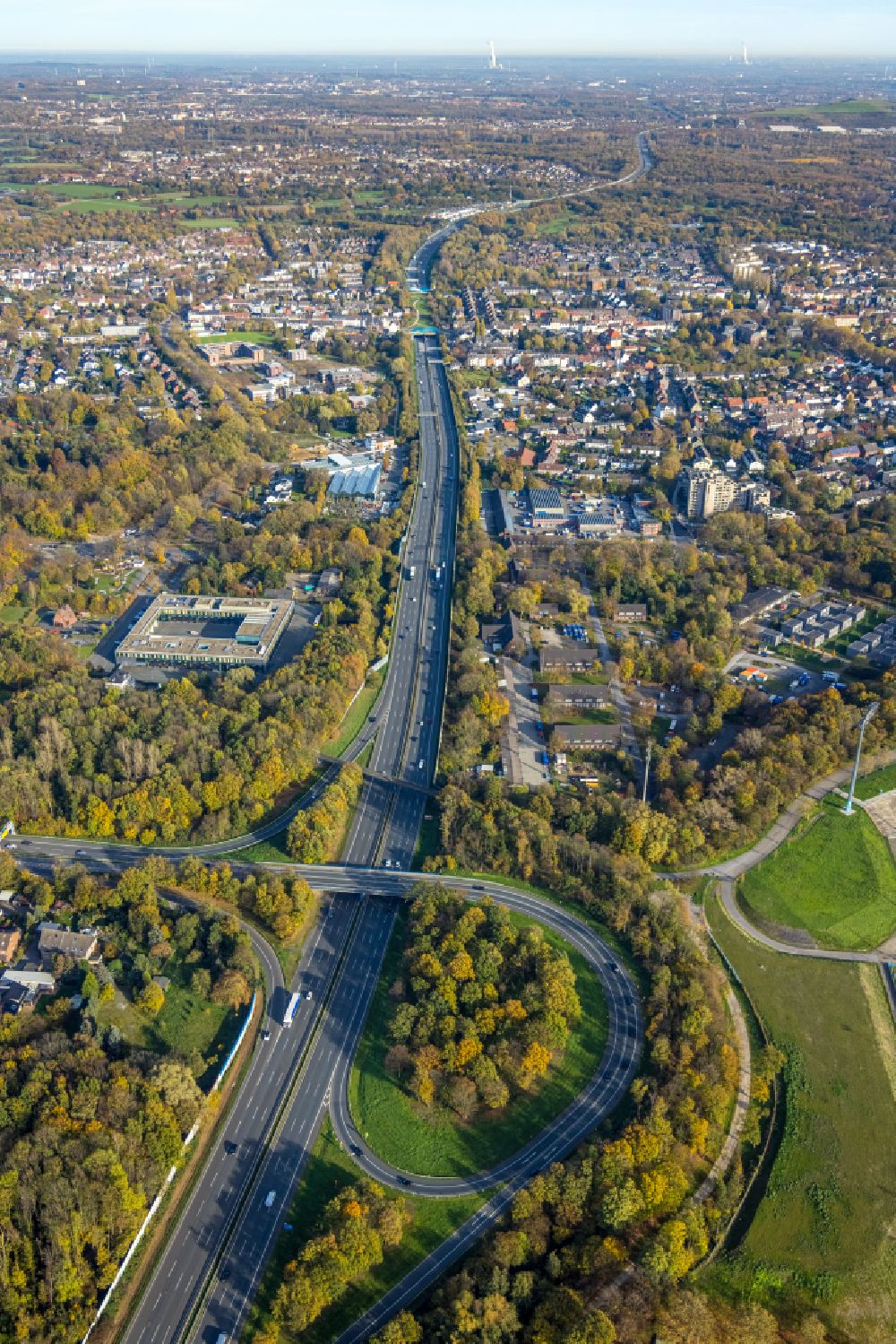 Luftbild Gelsenkirchen - Autobahnabfahrt der BAB A2 mit Veltins Arena in Gelsenkirchen im Bundesland Nordrhein-Westfalen, Deutschland