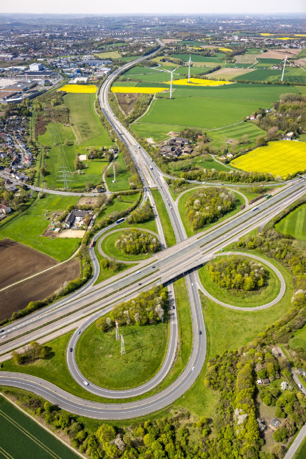 Dortmund aus der Vogelperspektive: Autobahndreieck- Abfahrt der BAB A44 A45 Dreieck Dortmund/Witten im Ortsteil Hombruch in Dortmund im Bundesland Nordrhein-Westfalen