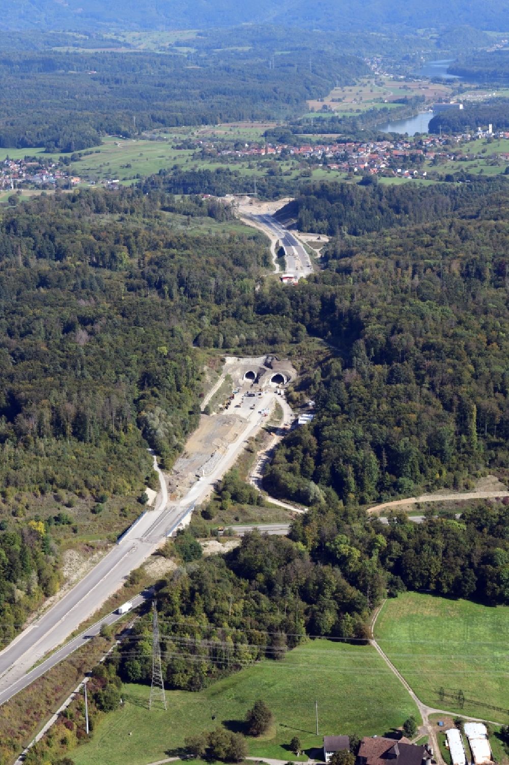 Rheinfelden (Baden) von oben - Autobahndreieck- Abfahrt der BAB A98 zur A861 beim Herrschaftsbucktunnel in Rheinfelden (Baden) im Bundesland Baden-Württemberg, Deutschland