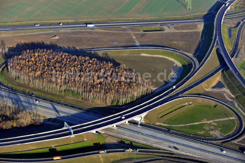 Schwanebeck von oben - Autobahndreieck der BAB A10 - A11 Dreieck Barnim in Schwanebeck im Bundesland Brandenburg, Deutschland