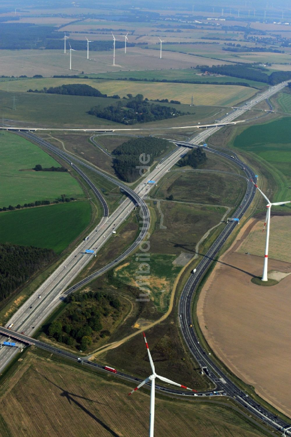 Luftaufnahme Schwanebeck - Autobahndreieck der BAB A10 - A11 Dreieck Barnim in Schwanebeck im Bundesland Brandenburg, Deutschland