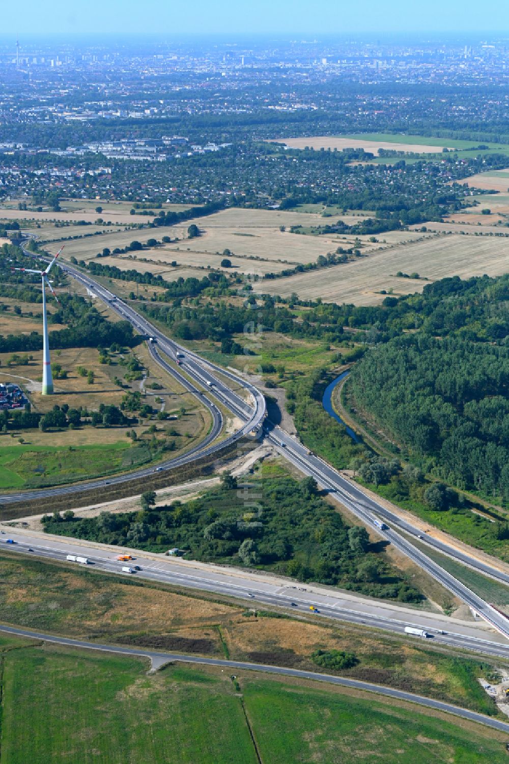 Luftaufnahme Schönerlinde - Autobahndreieck der BAB A114 - A10 - Dreieck Pankow in Schönerlinde im Bundesland Brandenburg, Deutschland