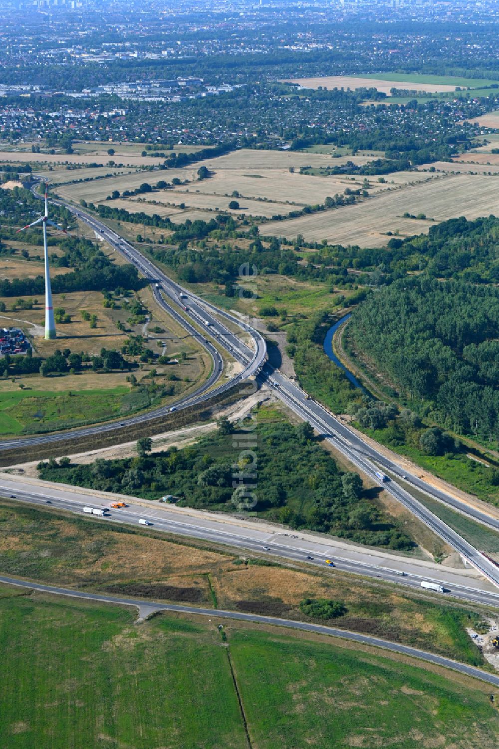 Schönerlinde von oben - Autobahndreieck der BAB A114 - A10 - Dreieck Pankow in Schönerlinde im Bundesland Brandenburg, Deutschland