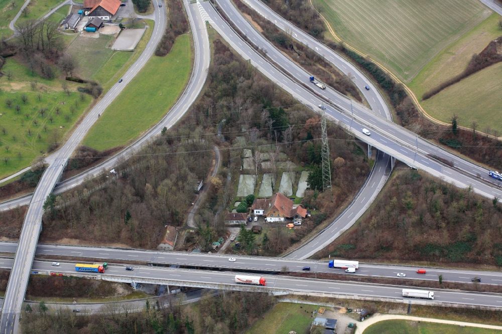 Giebenach aus der Vogelperspektive: Autobahndreieck der A2 und A3 in Giebenach in der Schweiz