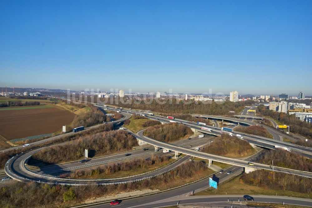 Luftbild Leinfelden-Echterdingen - Autobahnkreuz der BAB AEchterdinger Ei in Leinfelden-Echterdingen im Bundesland Baden-Württemberg, Deutschland