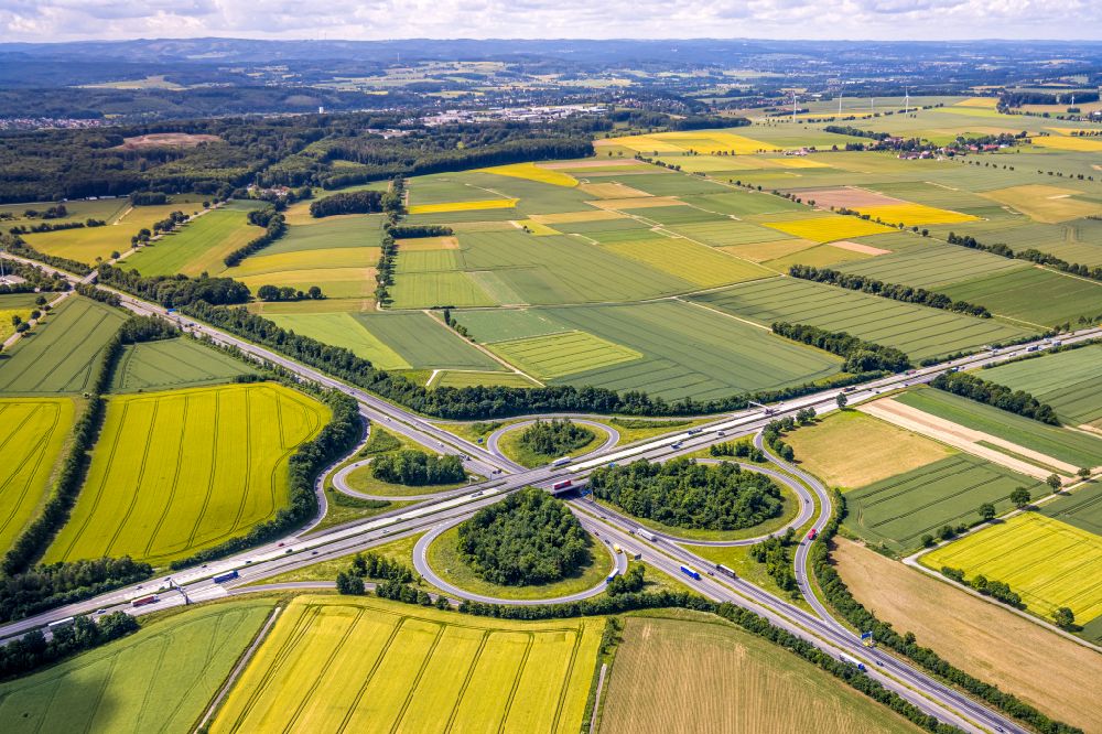 Luftaufnahme Werl - Autobahnkreuz der BAB A44 - BAB 445 in Werl im Bundesland Nordrhein-Westfalen, Deutschland