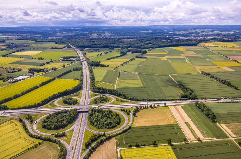 Werl aus der Vogelperspektive: Autobahnkreuz der BAB A44 - BAB 445 in Werl im Bundesland Nordrhein-Westfalen, Deutschland