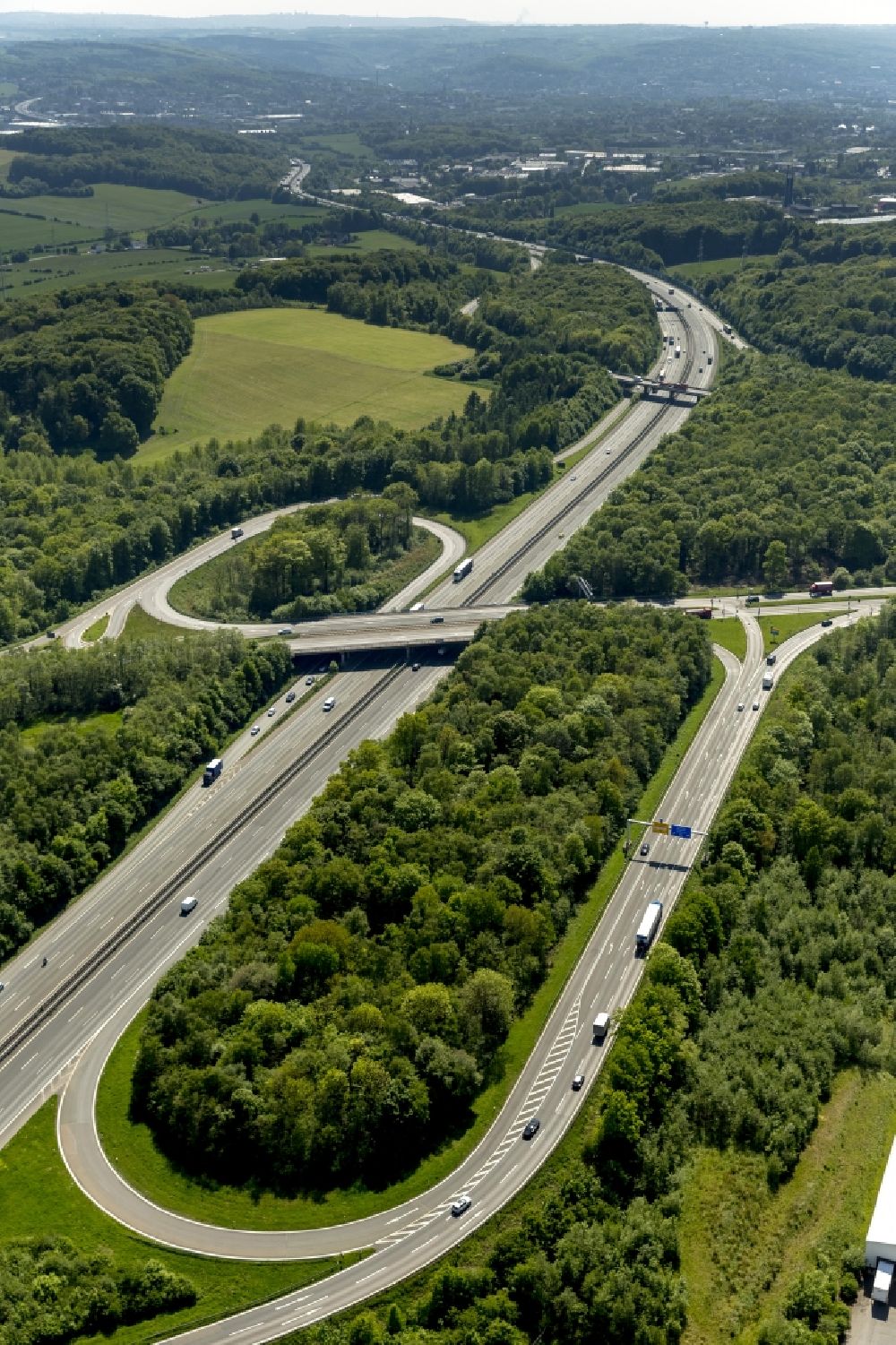 Sprockhövel aus der Vogelperspektive: Autobahnkreuz der BAB Bundesautobahn A1 und A43 Wuppertal-Nord bei Sprockhövel im Bundesland Nordrhein-Westfalen