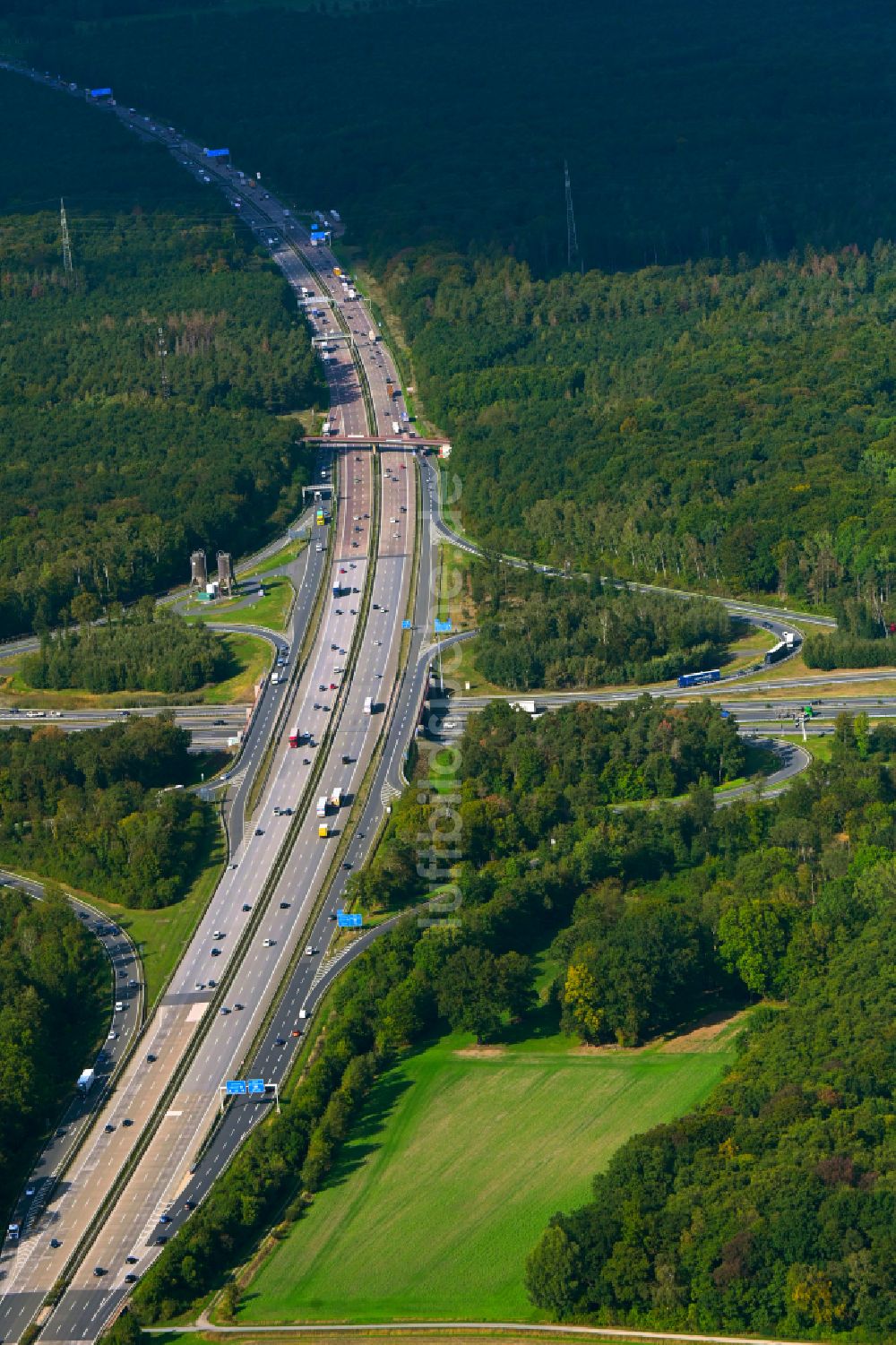 Hannover aus der Vogelperspektive: Autobahnkreuz der BAB A2 - A7 in Hannover im Bundesland Niedersachsen, Deutschland