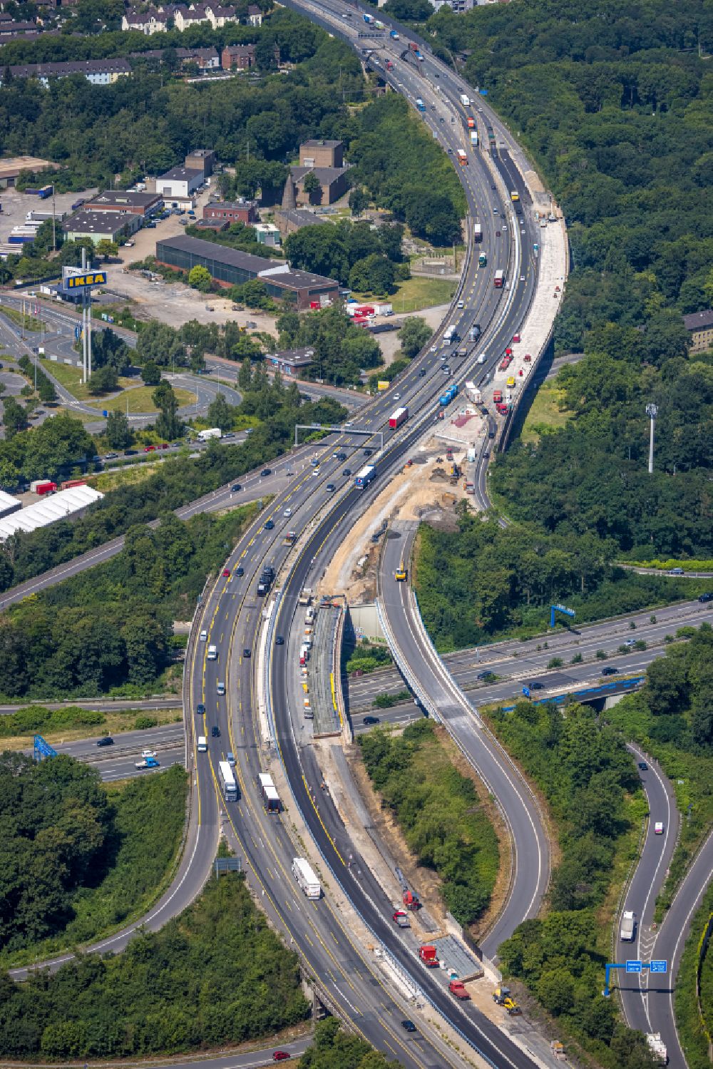 Luftbild Duisburg - Autobahnkreuz der BAB A42 Kreuz Duisburg-Nord in Duisburg im Bundesland Nordrhein-Westfalen, Deutschland