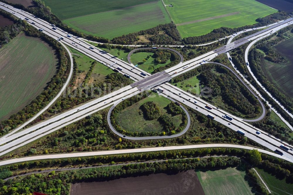 Luftaufnahme Niederndodeleben - Autobahnkreuz der BAB A2 - A14 Kreuz Magdeburg in Niederndodeleben im Bundesland Sachsen-Anhalt, Deutschland