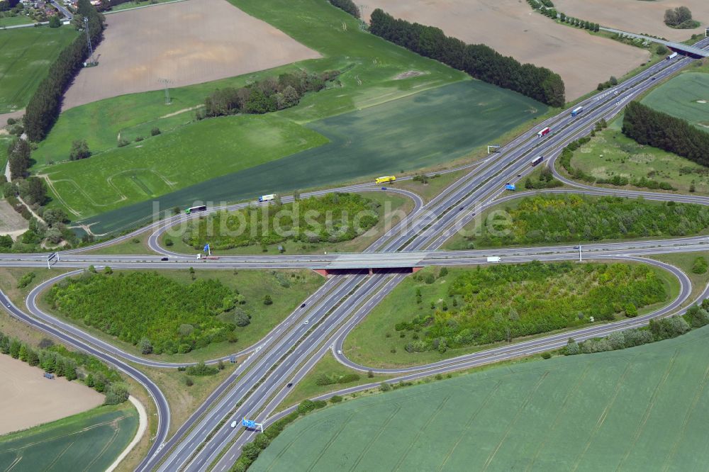 Lübow von oben - Autobahnkreuz der BAB A20 - 14 Kreuz Wismar in Lübow im Bundesland Mecklenburg-Vorpommern, Deutschland