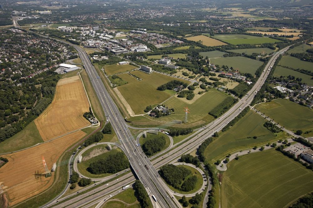 Dortmund von oben - Autobahnkreuz Dortmund-West in Dortmund im Bundesland Nordrhein-Westfalen