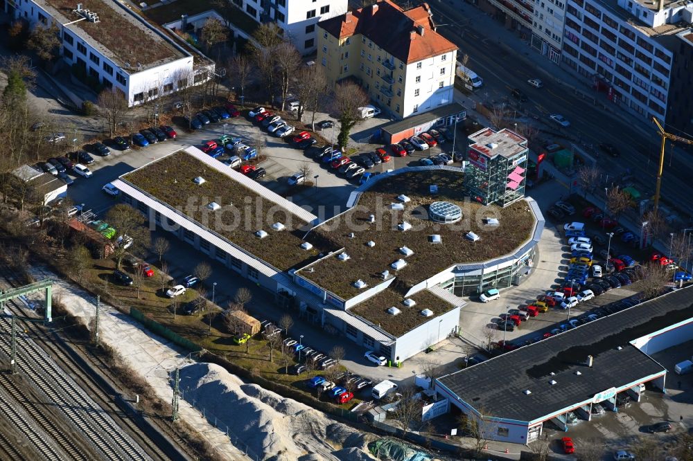 Luftaufnahme München - Autohandels- Gebäude Auto Schmid GmbH - Kia & Suzuki im Ortsteil Pasing-Obermenzing in München im Bundesland Bayern, Deutschland
