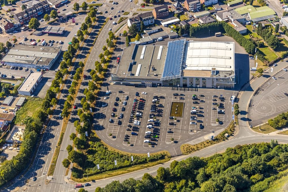 Luftaufnahme Bottrop - Autohandels- Gebäude des Autohauses der Brabus GmbH in Bottrop im Bundesland Nordrhein-Westfalen, Deutschland