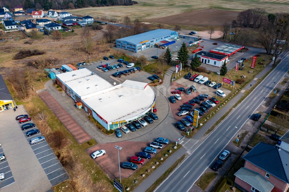 Eberswalde aus der Vogelperspektive: Autohandels- Gebäude Dürkop in Eberswalde im Bundesland Brandenburg, Deutschland