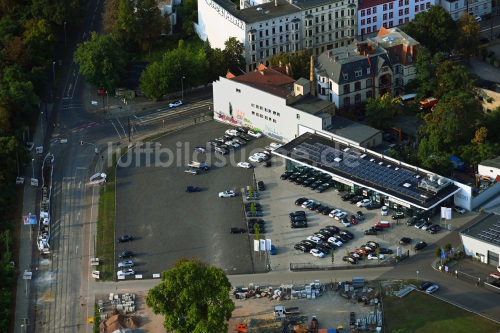Magdeburg aus der Vogelperspektive: Autohandels- Gebäude und Parkplatz des Autohauses Schubert Motors GmbH in Magdeburg im Bundesland Sachsen-Anhalt, Deutschland