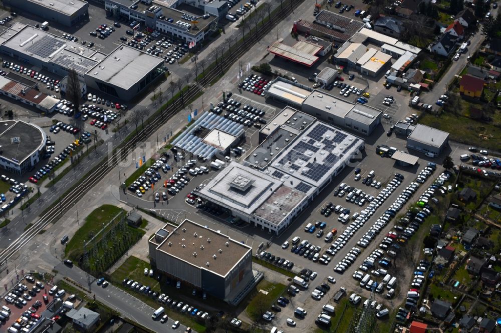 Berlin aus der Vogelperspektive: Autohandels- Gebäude Volkswagen Group Retail Deutschland im Ortsteil Weißensee in Berlin, Deutschland