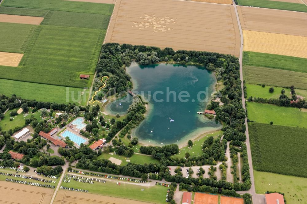 Luftaufnahme Mammendorf - Badegäste auf den Liegewiesen im Freibad und Freizeitpark am Mammendorfer See nahe Fürstenfeldbruck im Bundesland Bayern, Deutschland