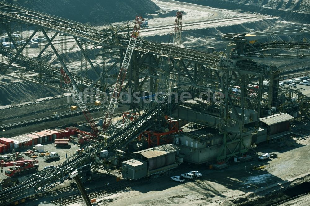Luftbild Nochten - Bagger- Förderbrücke im Braunkohle - Tagebau der Vattenfall Europe Sales GmbH in Nochten im Bundesland Sachsen
