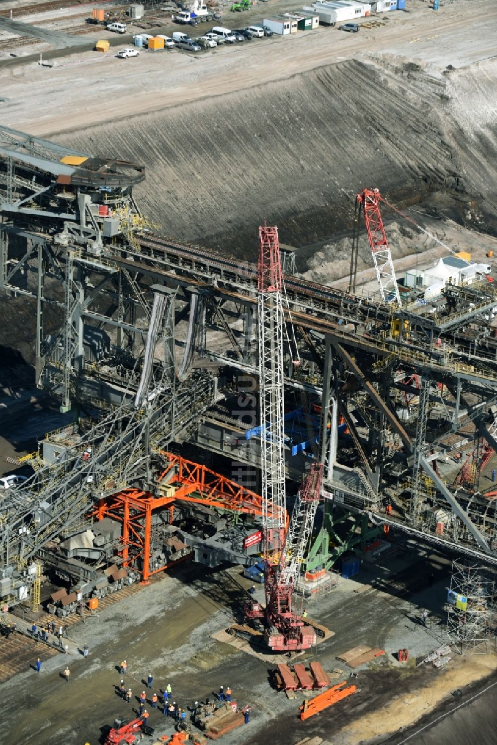 Luftbild Nochten - Bagger- Förderbrücke im Braunkohle - Tagebau der Vattenfall Europe Sales GmbH in Nochten im Bundesland Sachsen