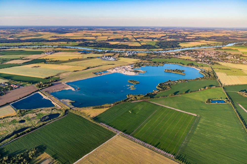 Luftaufnahme Barby (Elbe) - Baggersee in Barby (Elbe) im Bundesland Sachsen-Anhalt, Deutschland
