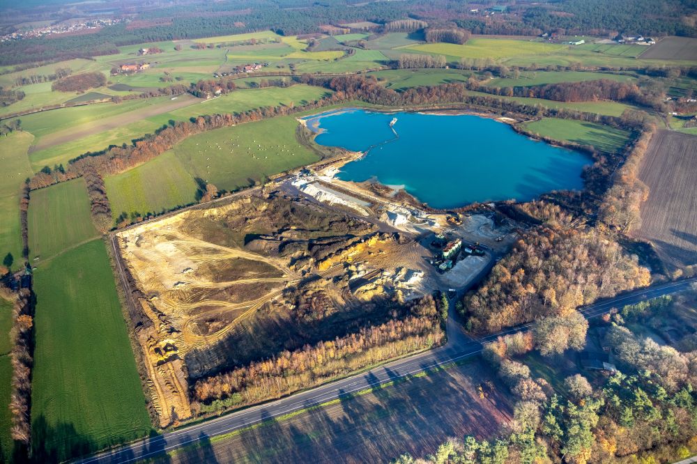 Datteln aus der Vogelperspektive: Baggersee und Kies- Tagebau in Datteln im Bundesland Nordrhein-Westfalen, Deutschland