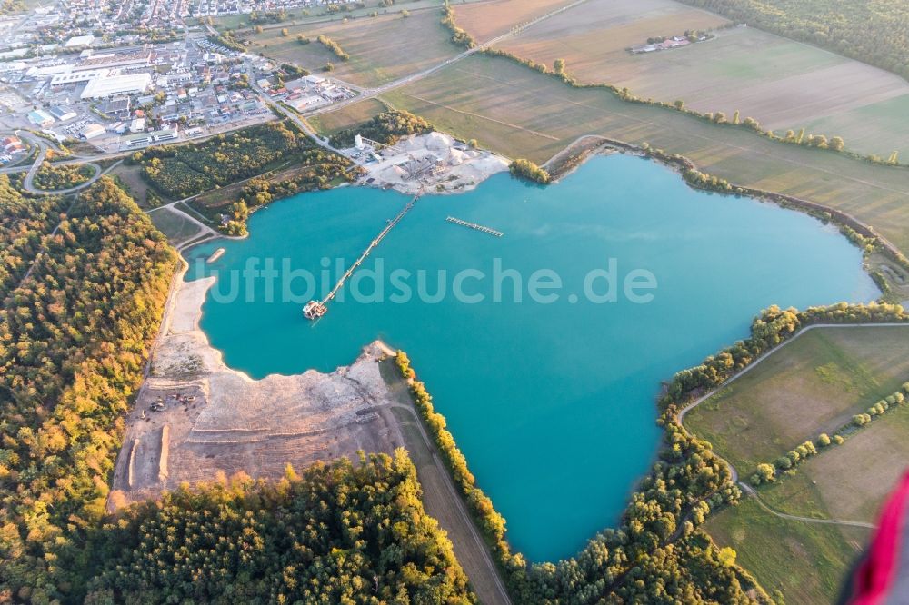 Luftbild Karlsdorf-Neuthard - Baggersee zum Kies- Tagebau in Karlsdorf-Neuthard im Bundesland Baden-Württemberg, Deutschland