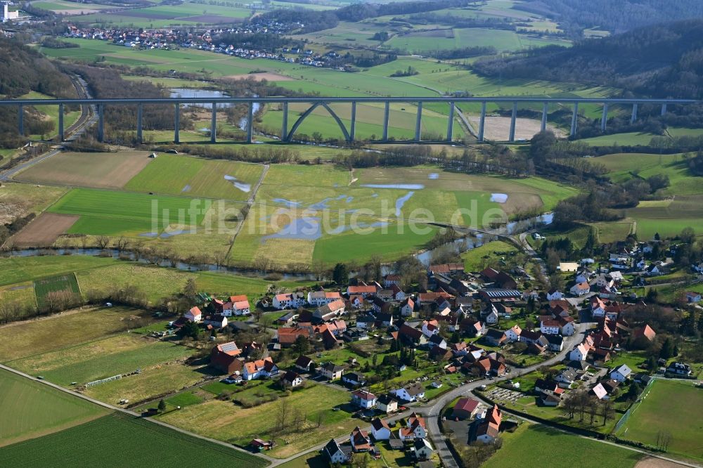 Morschen aus der Vogelperspektive: Bahn- Brückenbauwerk Fuldatalbrücke Morschen in Morschen im Bundesland Hessen, Deutschland