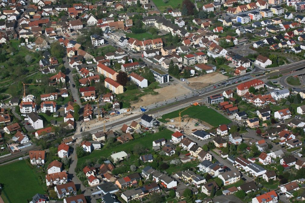Grenzach-Wyhlen aus der Vogelperspektive: Bahn- Brückenbauwerk, Unterführung und Haltestelle in Grenzach-Wyhlen im Bundesland Baden-Württemberg, Deutschland