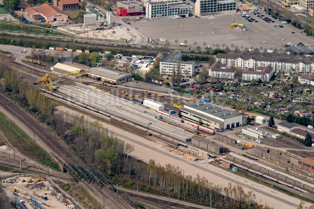 Karlsruhe aus der Vogelperspektive: Bahnbetriebswerk und Ausbesserungswerk DB Netz AG in Karlsruhe im Bundesland Baden-Württemberg, Deutschland