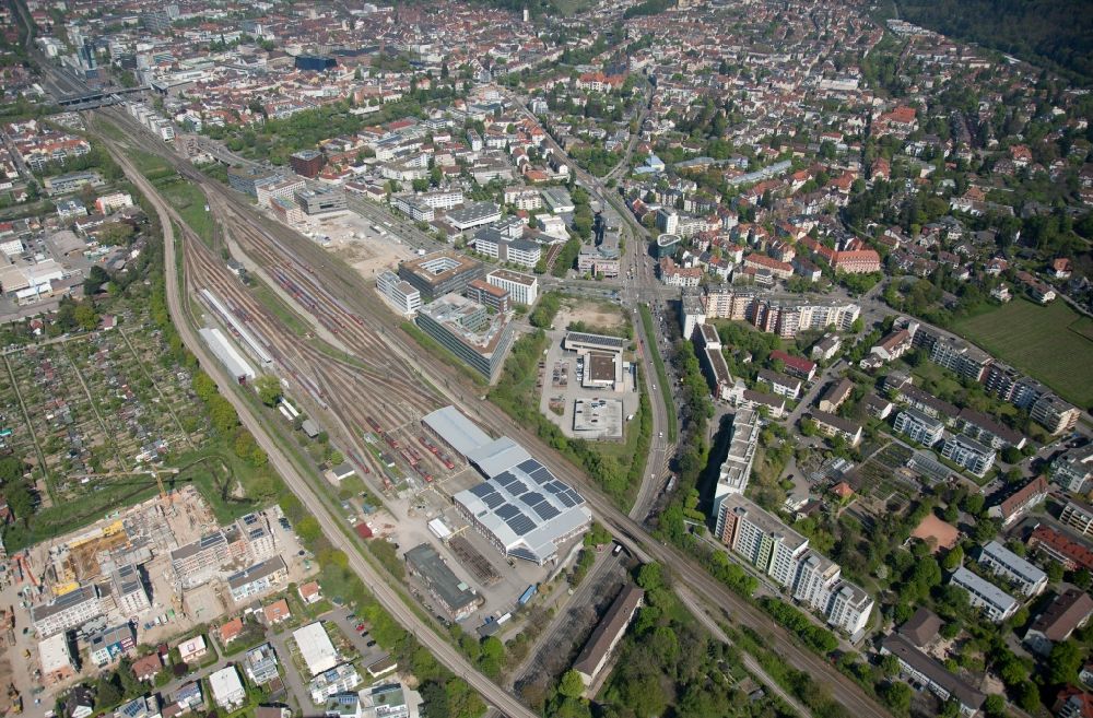 Freiburg im Breisgau von oben - Bahnbetriebswerk und Ausbesserungswerk von Zügen in Freiburg im Breisgau im Bundesland Baden-Württemberg