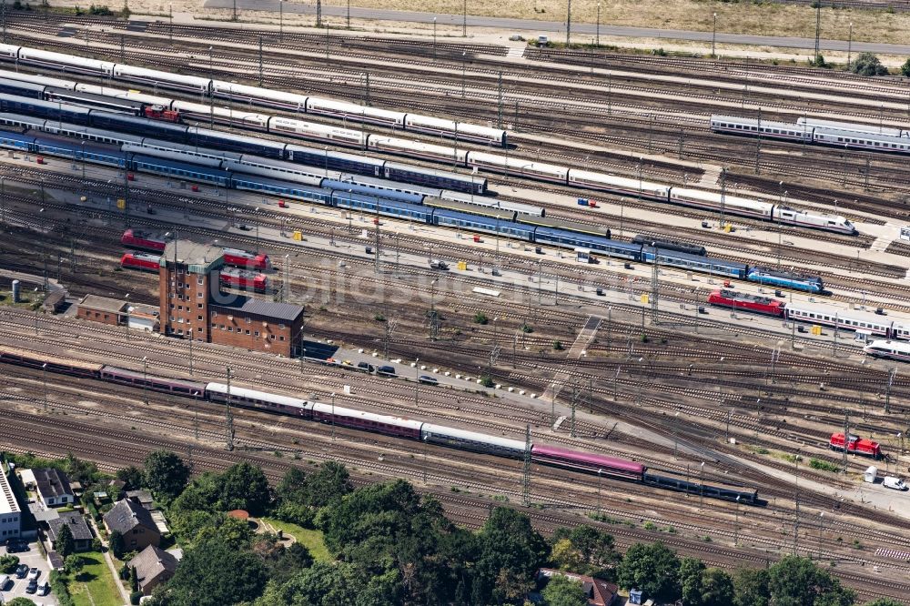 Hamburg von oben - Bahnbetriebswerk und Ausbesserungswerk von Zügen des Personentransportes der Baureihe DB Fernverkehr Werk Hamburg-Langenfelde in Hamburg, Deutschland